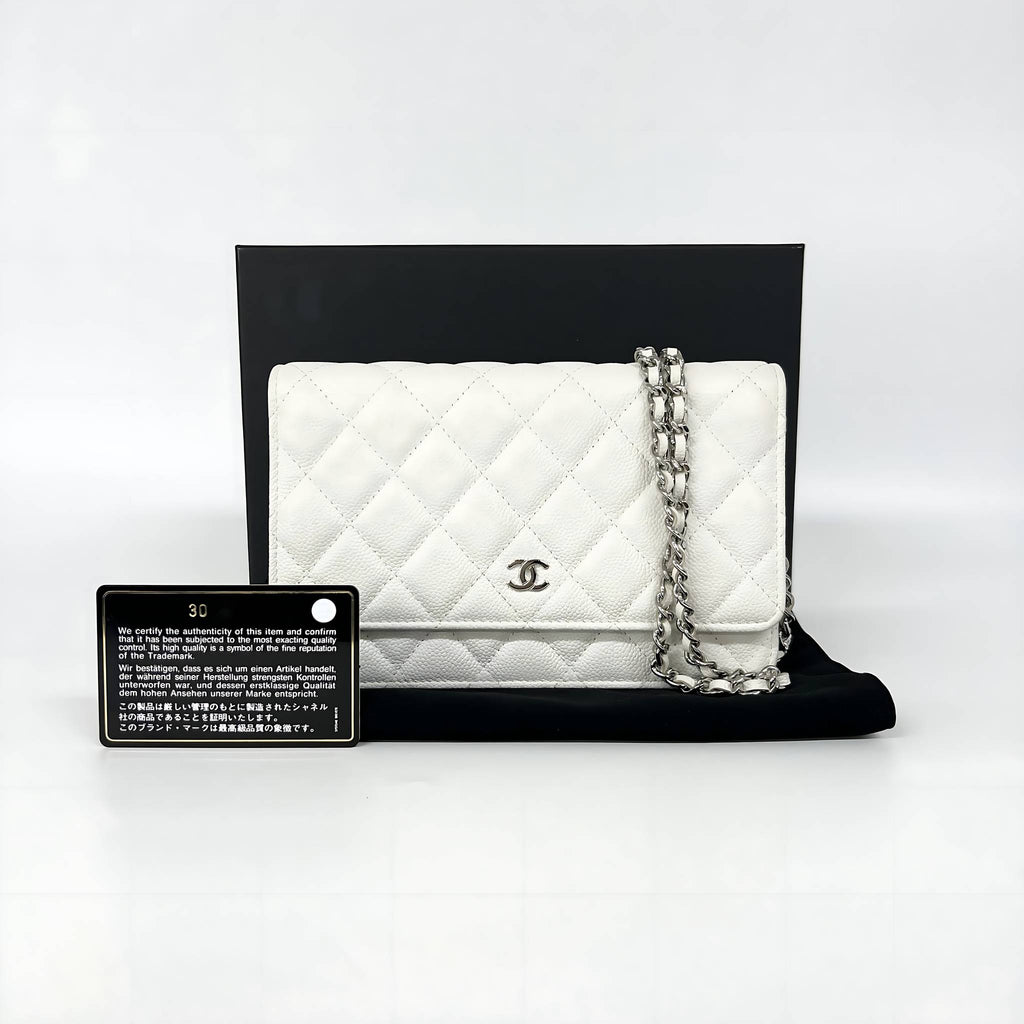 CHANEL Chain CC Wallet on Chain Quilted Caviar Medium Weiß