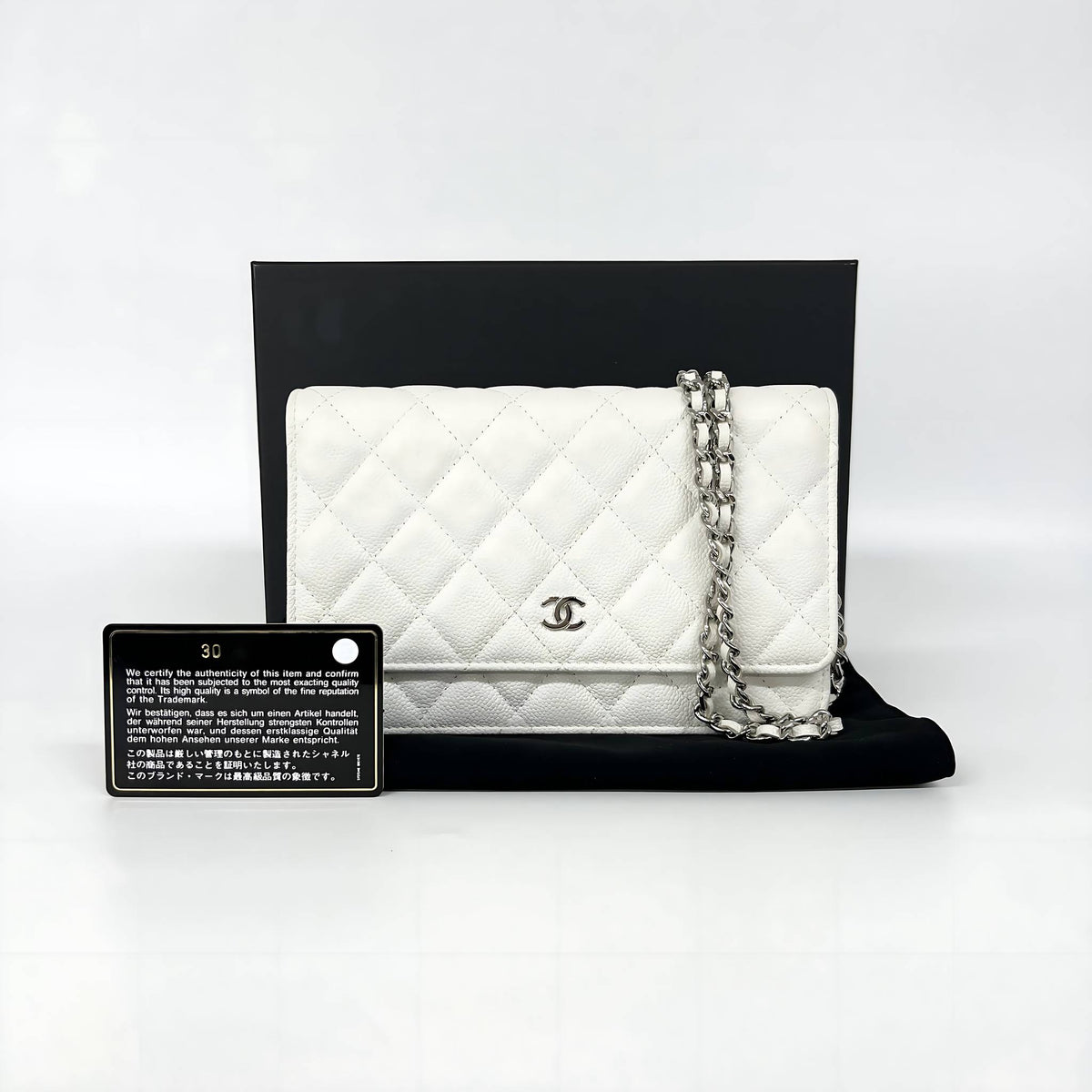 CHANEL Chain CC Wallet on Chain Quilted Caviar Medium Weiß