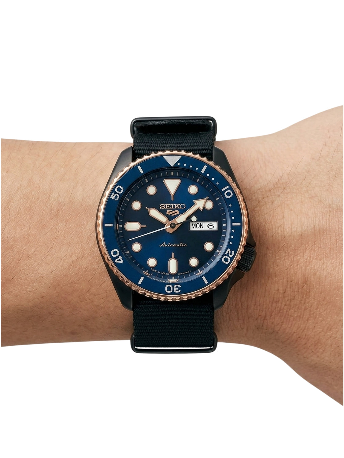 Seiko 5 Sports SBSA098 Automatik Herrenuhr mit blauem Zifferblatt